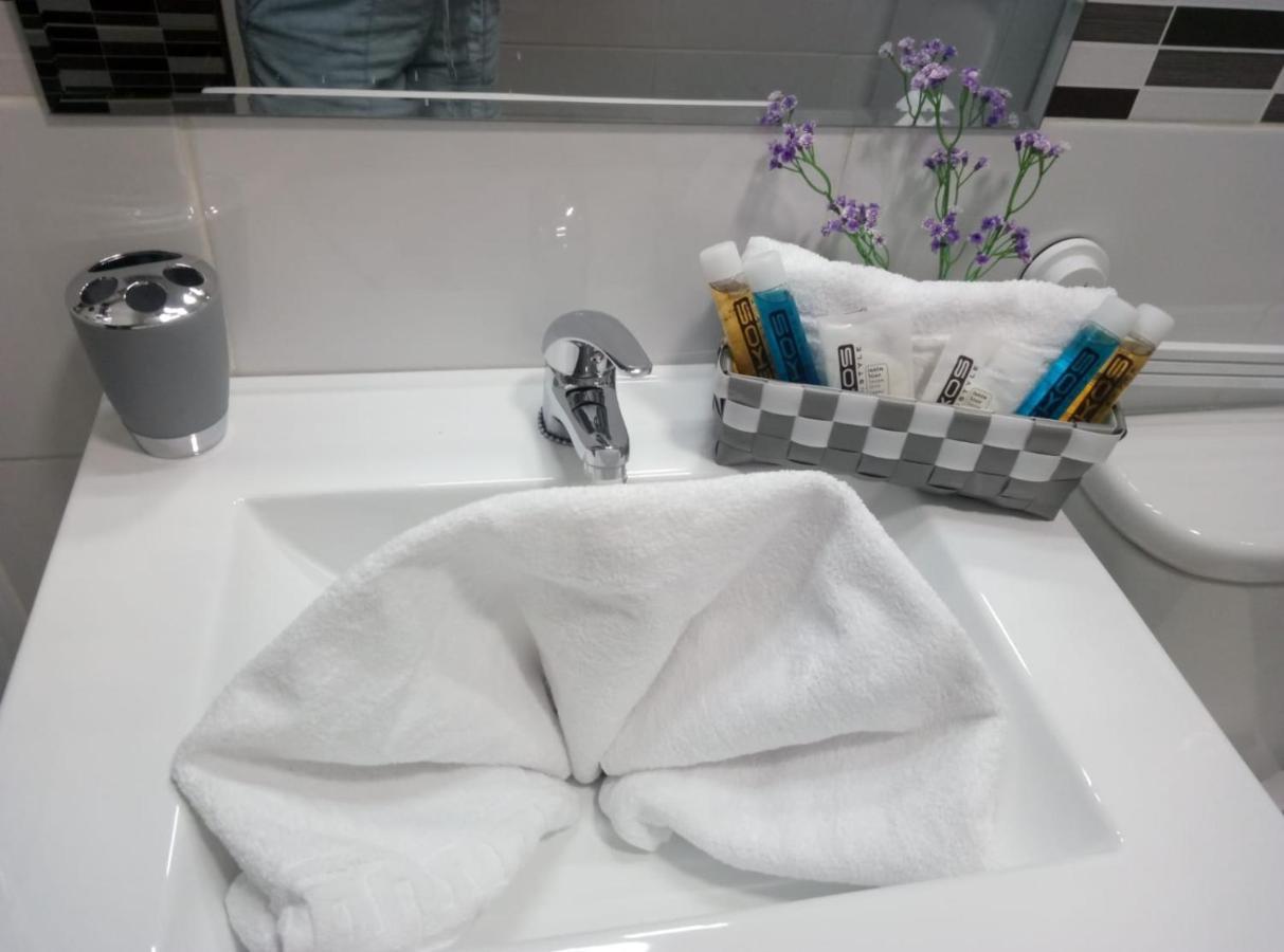 Apartament 5' CC Yumbo San Bartolome Bagian luar foto