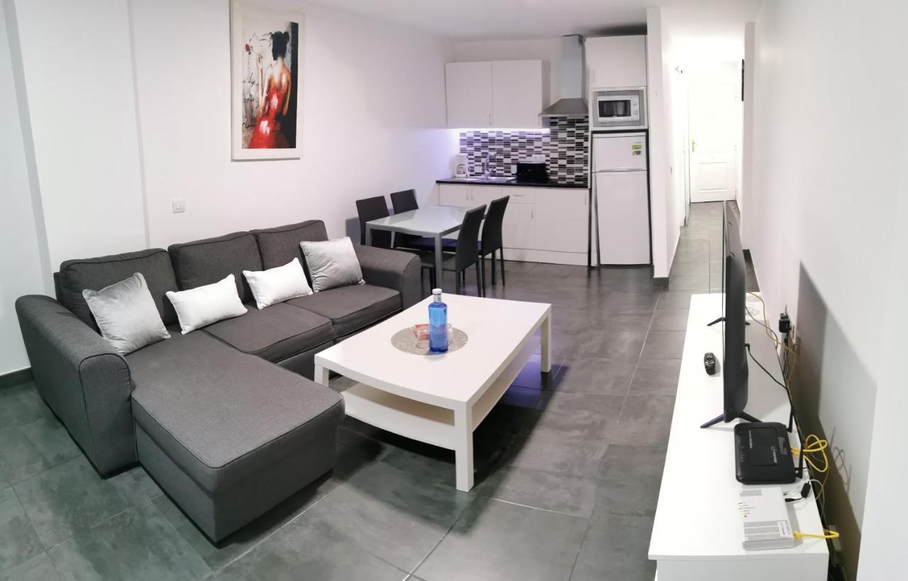 Apartament 5' CC Yumbo San Bartolome Bagian luar foto